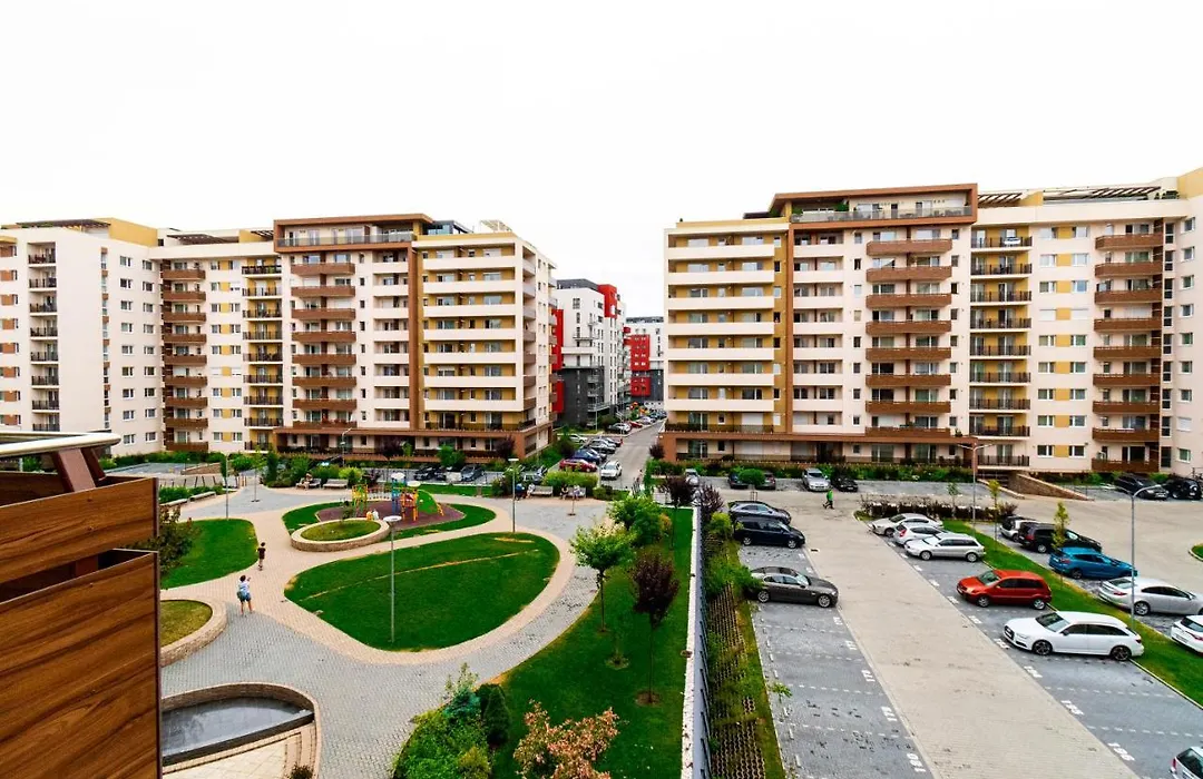 Pentha Apt - Stylish And Spacious 2-Bedroom Apartment Near Coresi Mall-1