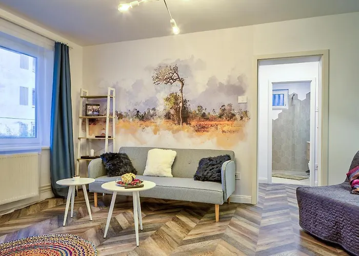 5 Min To Everything-Stylish-Modern-Old City Center